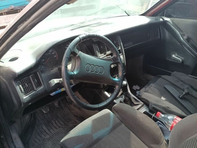 Красный Ауди 80, объемом двигателя 1.8 л и пробегом 317 тыс. км за 1350 $, фото 4 на Automoto.ua