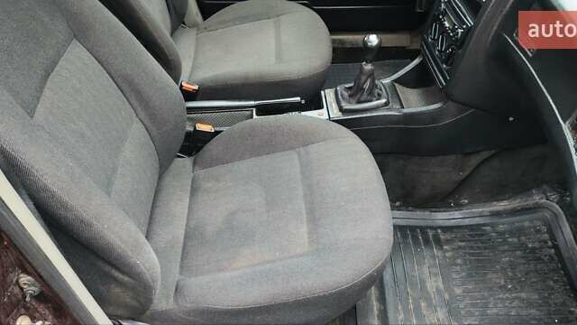 Красный Ауди 80, объемом двигателя 1.8 л и пробегом 281 тыс. км за 1500 $, фото 15 на Automoto.ua