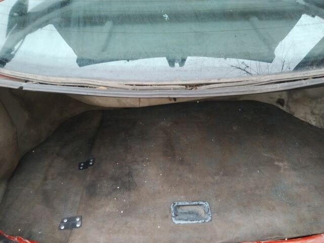 Красный Ауди 80, объемом двигателя 1.8 л и пробегом 263 тыс. км за 1350 $, фото 4 на Automoto.ua