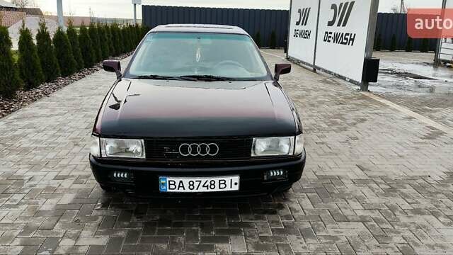 Красный Ауди 80, объемом двигателя 1.8 л и пробегом 281 тыс. км за 1500 $, фото 1 на Automoto.ua