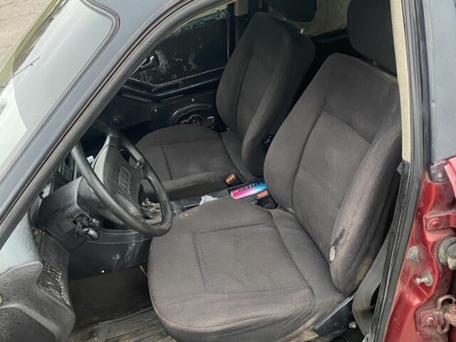 Красный Ауди 80, объемом двигателя 1.6 л и пробегом 400 тыс. км за 1000 $, фото 6 на Automoto.ua