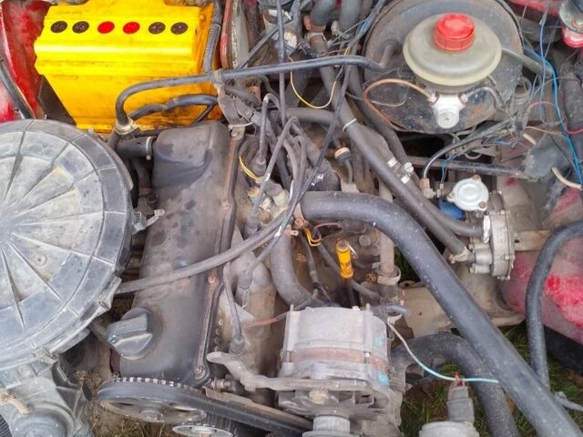 Червоний Ауді 80, об'ємом двигуна 1.8 л та пробігом 320 тис. км за 1650 $, фото 4 на Automoto.ua