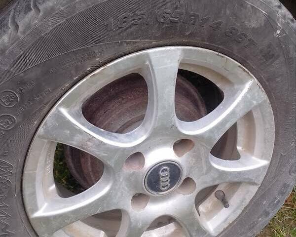 Красный Ауди 80, объемом двигателя 1.8 л и пробегом 318 тыс. км за 1650 $, фото 2 на Automoto.ua