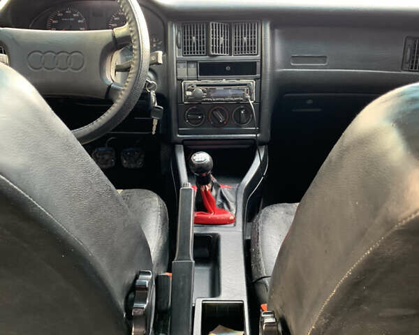 Красный Ауди 80, объемом двигателя 1.8 л и пробегом 235 тыс. км за 1800 $, фото 10 на Automoto.ua