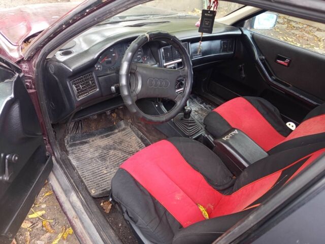 Ауді 80 1990 у Могилев-Подольском на Automoto.ua Червоний Ауді 80, об'ємом двигуна 1.8 л та пробігом 300 тис. км за 1050 $, фото 4 на Automoto.ua
