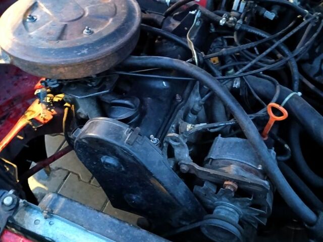 Красный Ауди 80, объемом двигателя 1.8 л и пробегом 320 тыс. км за 1500 $, фото 8 на Automoto.ua