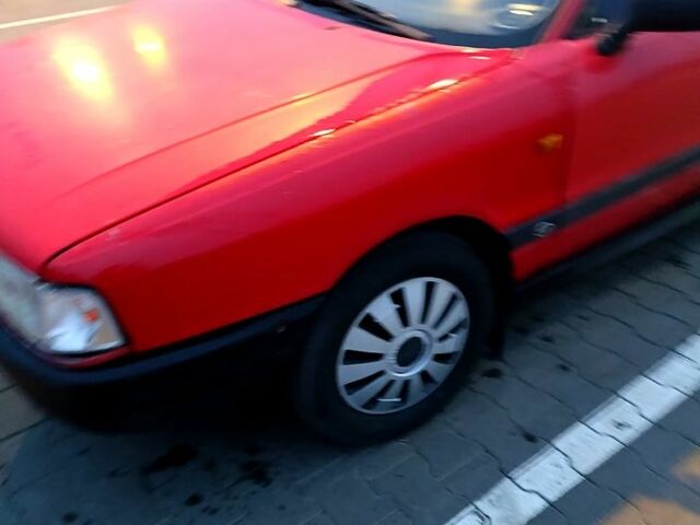 Красный Ауди 80, объемом двигателя 1.8 л и пробегом 320 тыс. км за 1500 $, фото 3 на Automoto.ua