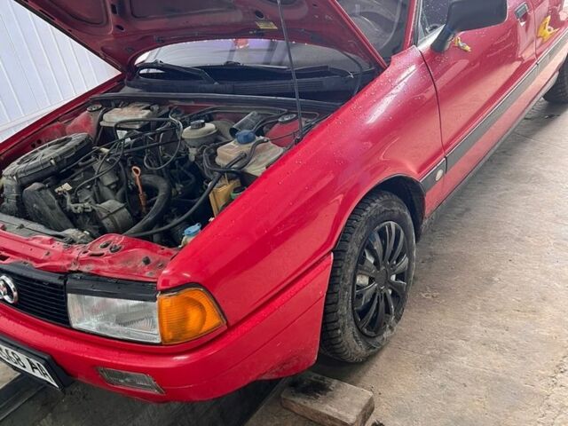 Красный Ауди 80, объемом двигателя 1.8 л и пробегом 360 тыс. км за 1600 $, фото 1 на Automoto.ua