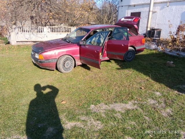 Красный Ауди 80, объемом двигателя 2 л и пробегом 400 тыс. км за 763 $, фото 3 на Automoto.ua