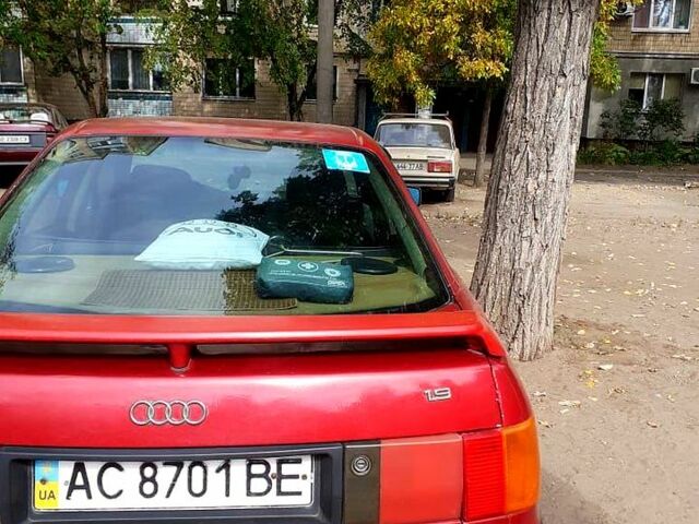 Червоний Ауді 80, об'ємом двигуна 1.8 л та пробігом 0 тис. км за 1300 $, фото 2 на Automoto.ua