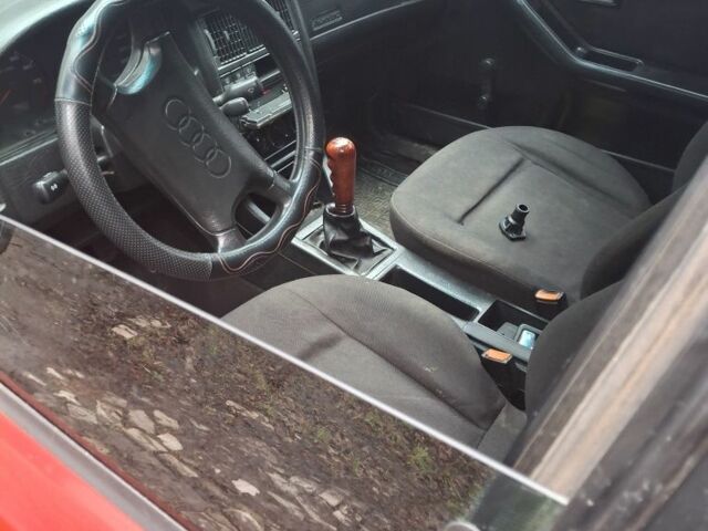 Красный Ауди 80, объемом двигателя 0 л и пробегом 300 тыс. км за 1500 $, фото 4 на Automoto.ua