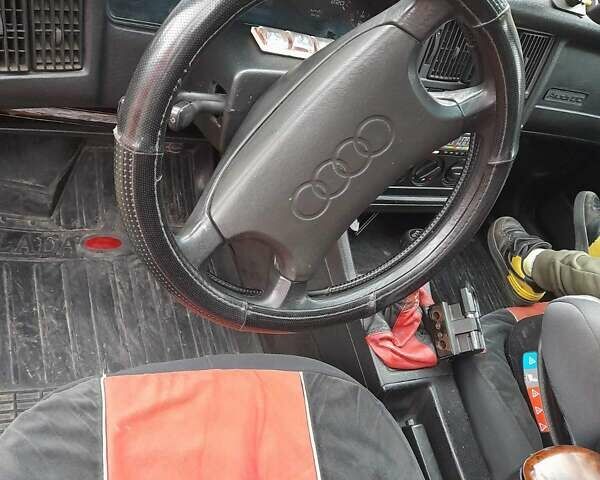 Красный Ауди 80, объемом двигателя 1.8 л и пробегом 290 тыс. км за 1300 $, фото 4 на Automoto.ua