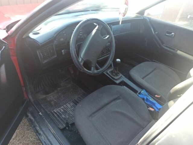 Красный Ауди 80, объемом двигателя 1.6 л и пробегом 3 тыс. км за 800 $, фото 1 на Automoto.ua