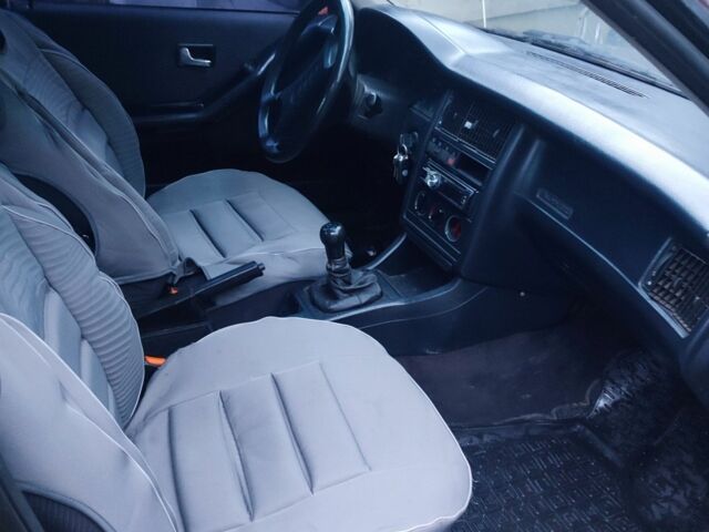 Красный Ауди 80, объемом двигателя 2 л и пробегом 322 тыс. км за 1150 $, фото 7 на Automoto.ua