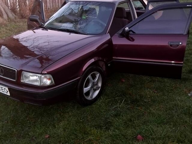 Красный Ауди 80, объемом двигателя 2 л и пробегом 530 тыс. км за 2510 $, фото 2 на Automoto.ua