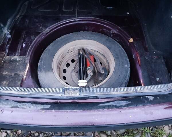 Красный Ауди 80, объемом двигателя 2 л и пробегом 322 тыс. км за 1150 $, фото 3 на Automoto.ua