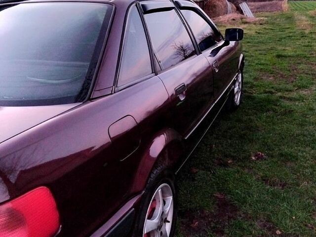 Красный Ауди 80, объемом двигателя 2 л и пробегом 530 тыс. км за 2510 $, фото 4 на Automoto.ua