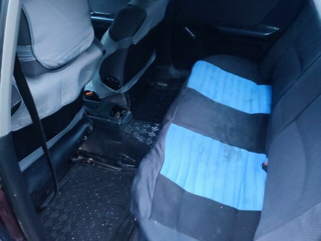 Красный Ауди 80, объемом двигателя 2 л и пробегом 322 тыс. км за 1150 $, фото 5 на Automoto.ua