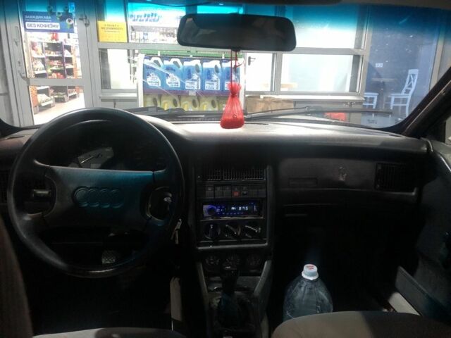 Красный Ауди 80, объемом двигателя 2 л и пробегом 260 тыс. км за 1600 $, фото 5 на Automoto.ua