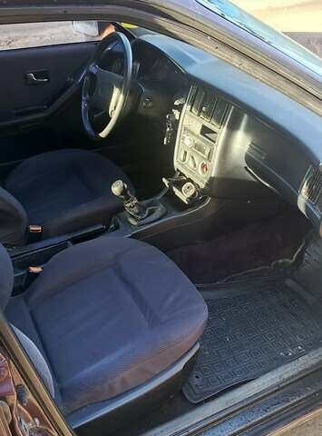 Червоний Ауді 80, об'ємом двигуна 2 л та пробігом 300 тис. км за 1250 $, фото 7 на Automoto.ua