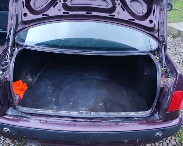 Красный Ауди 80, объемом двигателя 2 л и пробегом 322 тыс. км за 1150 $, фото 2 на Automoto.ua