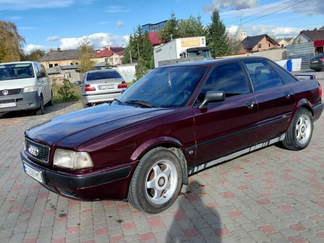 Красный Ауди 80, объемом двигателя 2 л и пробегом 296 тыс. км за 2200 $, фото 1 на Automoto.ua
