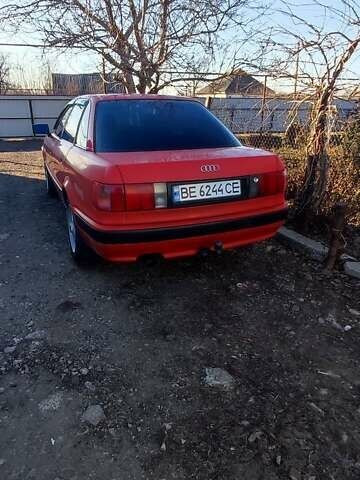 Красный Ауди 80, объемом двигателя 2 л и пробегом 375 тыс. км за 2300 $, фото 3 на Automoto.ua