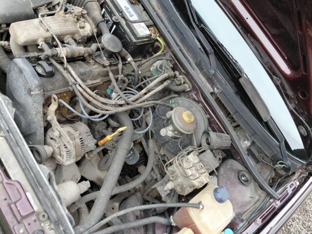 Красный Ауди 80, объемом двигателя 2 л и пробегом 296 тыс. км за 2200 $, фото 5 на Automoto.ua