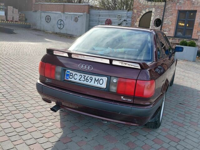 Красный Ауди 80, объемом двигателя 2 л и пробегом 296 тыс. км за 2200 $, фото 2 на Automoto.ua