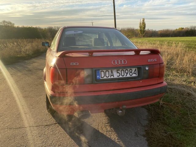 Красный Ауди 80, объемом двигателя 0 л и пробегом 200 тыс. км за 1250 $, фото 3 на Automoto.ua
