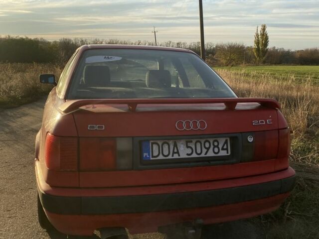 Красный Ауди 80, объемом двигателя 0 л и пробегом 200 тыс. км за 1250 $, фото 2 на Automoto.ua