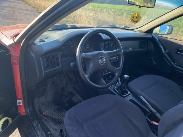 Красный Ауди 80, объемом двигателя 0 л и пробегом 200 тыс. км за 1250 $, фото 4 на Automoto.ua