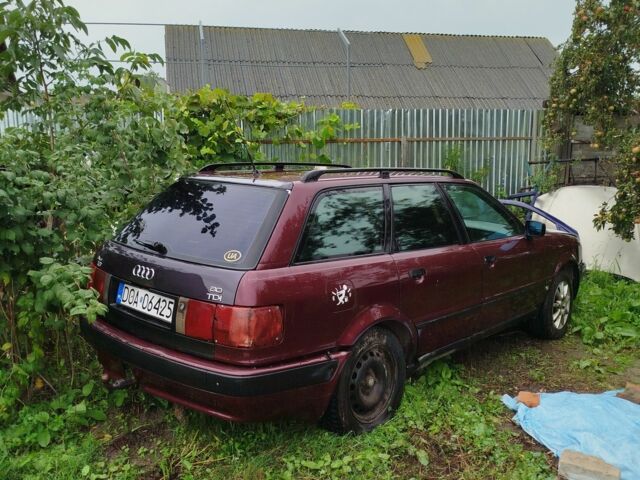 Красный Ауди 80, объемом двигателя 0 л и пробегом 300 тыс. км за 450 $, фото 1 на Automoto.ua