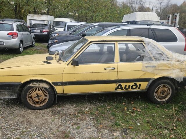 Желтый Ауди 80, объемом двигателя 1.6 л и пробегом 200 тыс. км за 500 $, фото 3 на Automoto.ua