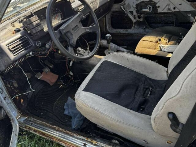 Серый Ауди 80, объемом двигателя 1 л и пробегом 450 тыс. км за 200 $, фото 2 на Automoto.ua