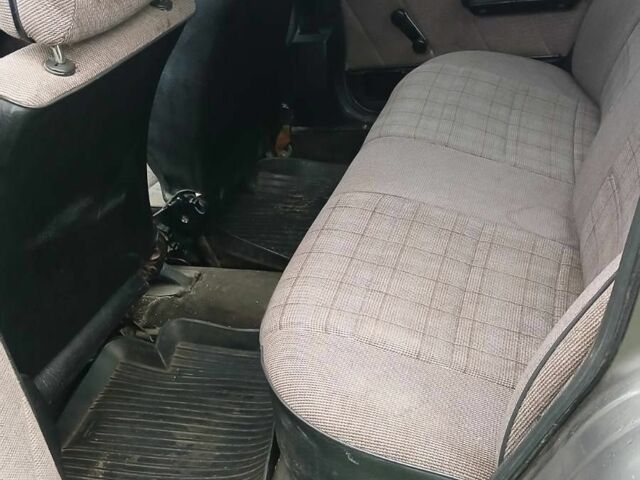 Серый Ауди 80, объемом двигателя 1.8 л и пробегом 297 тыс. км за 1200 $, фото 6 на Automoto.ua