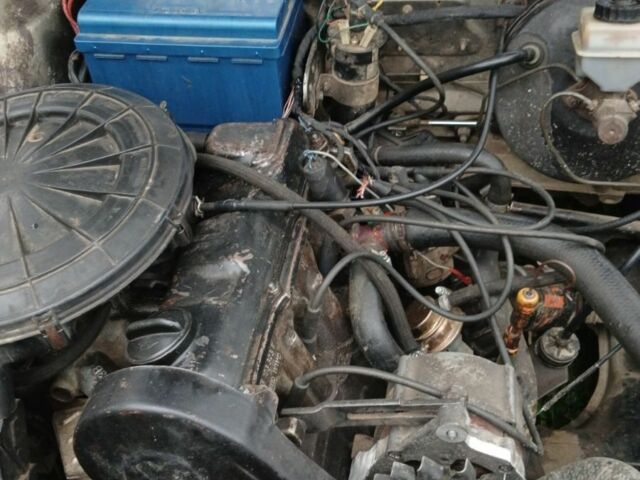 Серый Ауди 80, объемом двигателя 1.8 л и пробегом 297 тыс. км за 1200 $, фото 4 на Automoto.ua