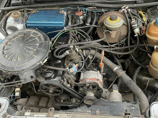 Серый Ауди 80, объемом двигателя 1.8 л и пробегом 3 тыс. км за 1800 $, фото 7 на Automoto.ua