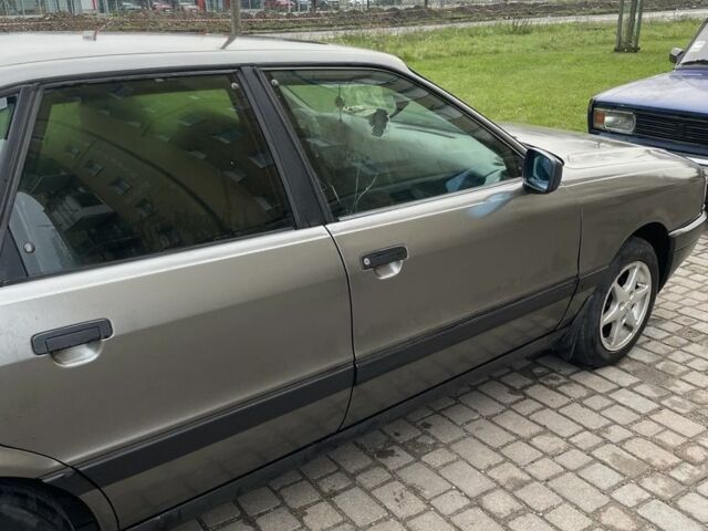 Серый Ауди 80, объемом двигателя 1.8 л и пробегом 3 тыс. км за 1800 $, фото 3 на Automoto.ua