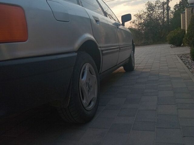 Серый Ауди 80, объемом двигателя 1.6 л и пробегом 178 тыс. км за 1050 $, фото 2 на Automoto.ua