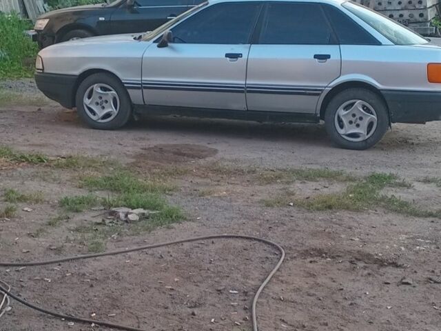 Серый Ауди 80, объемом двигателя 1.6 л и пробегом 178 тыс. км за 1050 $, фото 5 на Automoto.ua