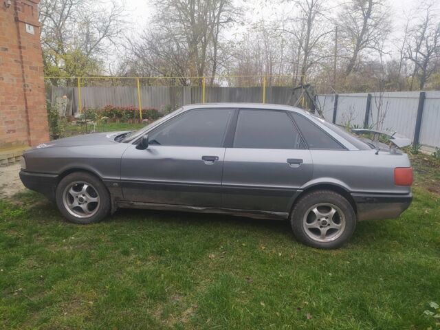 Серый Ауди 80, объемом двигателя 1.8 л и пробегом 200 тыс. км за 1400 $, фото 5 на Automoto.ua