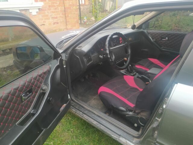 Серый Ауди 80, объемом двигателя 1.8 л и пробегом 200 тыс. км за 1400 $, фото 6 на Automoto.ua