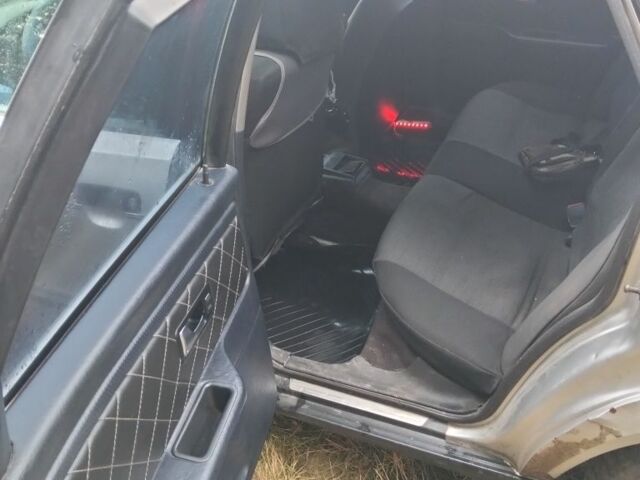 Серый Ауди 80, объемом двигателя 1.9 л и пробегом 300 тыс. км за 1900 $, фото 6 на Automoto.ua