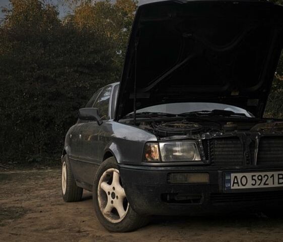 Серый Ауди 80, объемом двигателя 2 л и пробегом 200 тыс. км за 1800 $, фото 5 на Automoto.ua