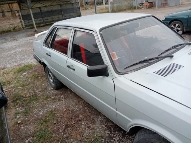 Сірий Ауді 80, об'ємом двигуна 1.6 л та пробігом 450 тис. км за 597 $, фото 3 на Automoto.ua