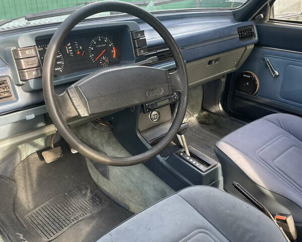 Серый Ауди 80, объемом двигателя 1.6 л и пробегом 190 тыс. км за 1250 $, фото 2 на Automoto.ua