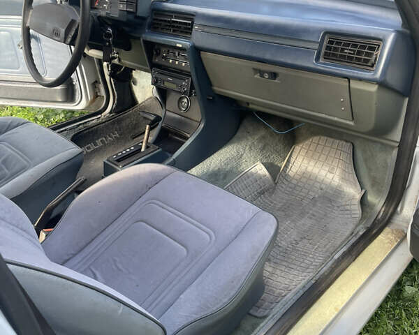 Серый Ауди 80, объемом двигателя 1.6 л и пробегом 190 тыс. км за 1250 $, фото 6 на Automoto.ua