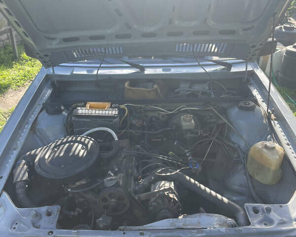 Серый Ауди 80, объемом двигателя 1.6 л и пробегом 190 тыс. км за 1250 $, фото 7 на Automoto.ua