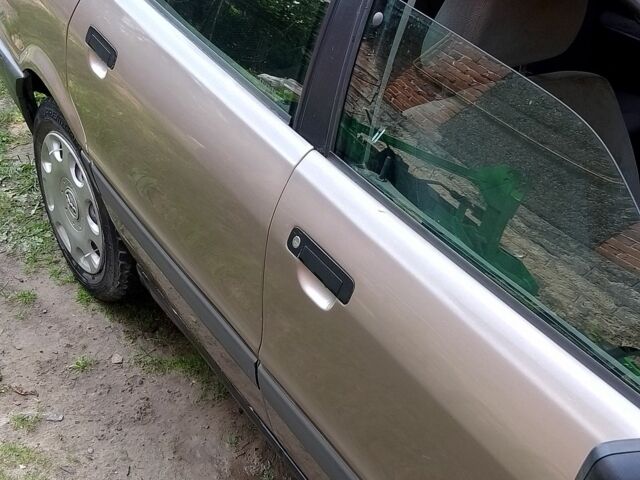 Серый Ауди 80, объемом двигателя 2 л и пробегом 200 тыс. км за 1432 $, фото 6 на Automoto.ua